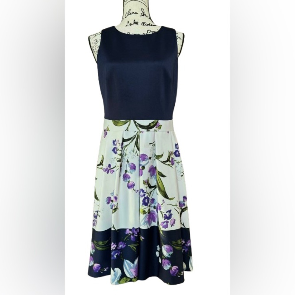 Vince Camuto.Sleeveless Scuba Fit & Flare dress. Size 10.